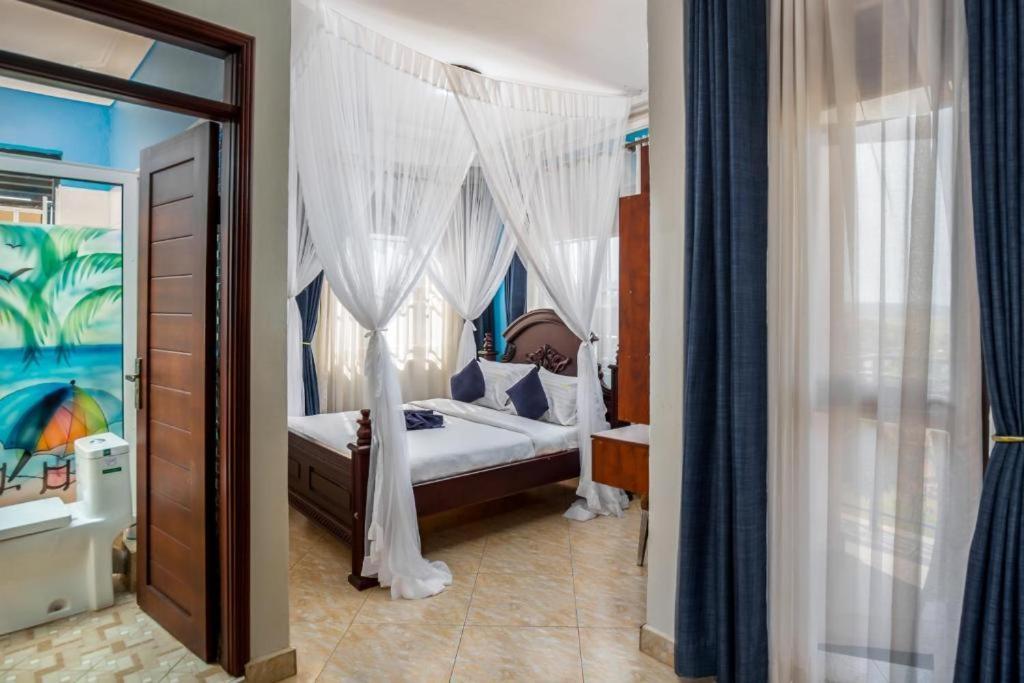 Keba Xpress Hotel - Entebbe Exterior photo